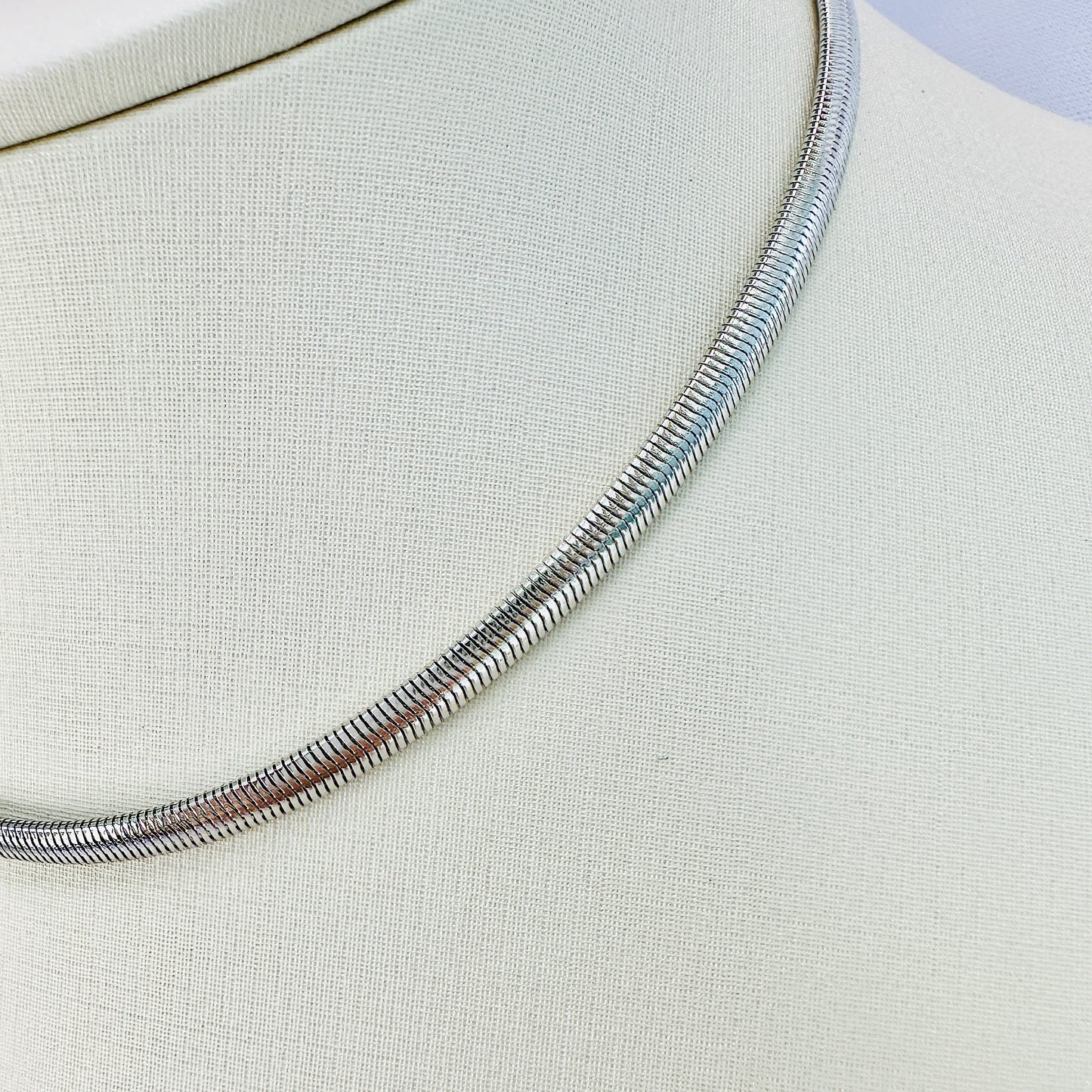 CHOKER VELVET 35 CM - BANHO DE RÓDIO BRANCO