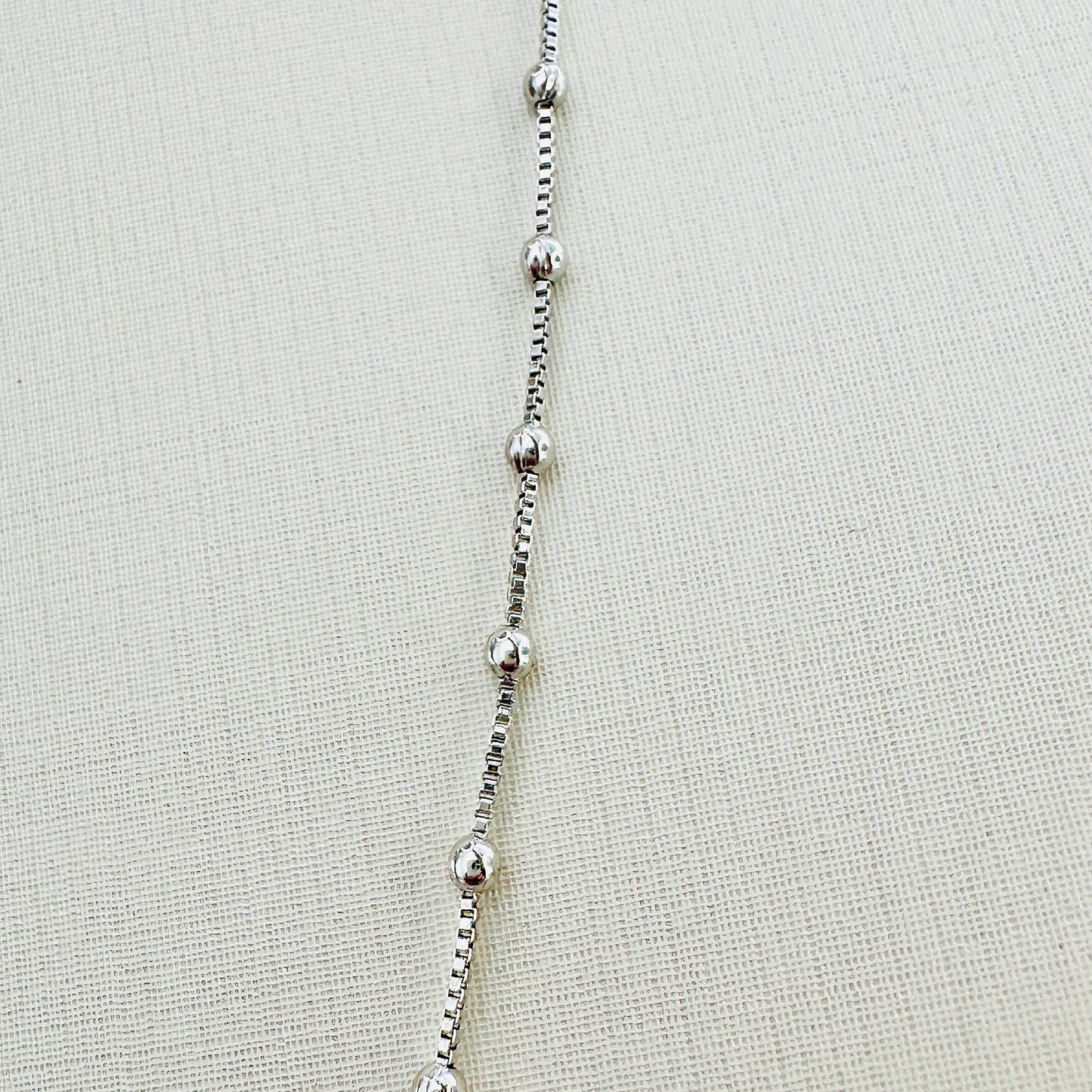 COLAR BONECA 60 CM - BANHO DE RÓDIO BRANCO