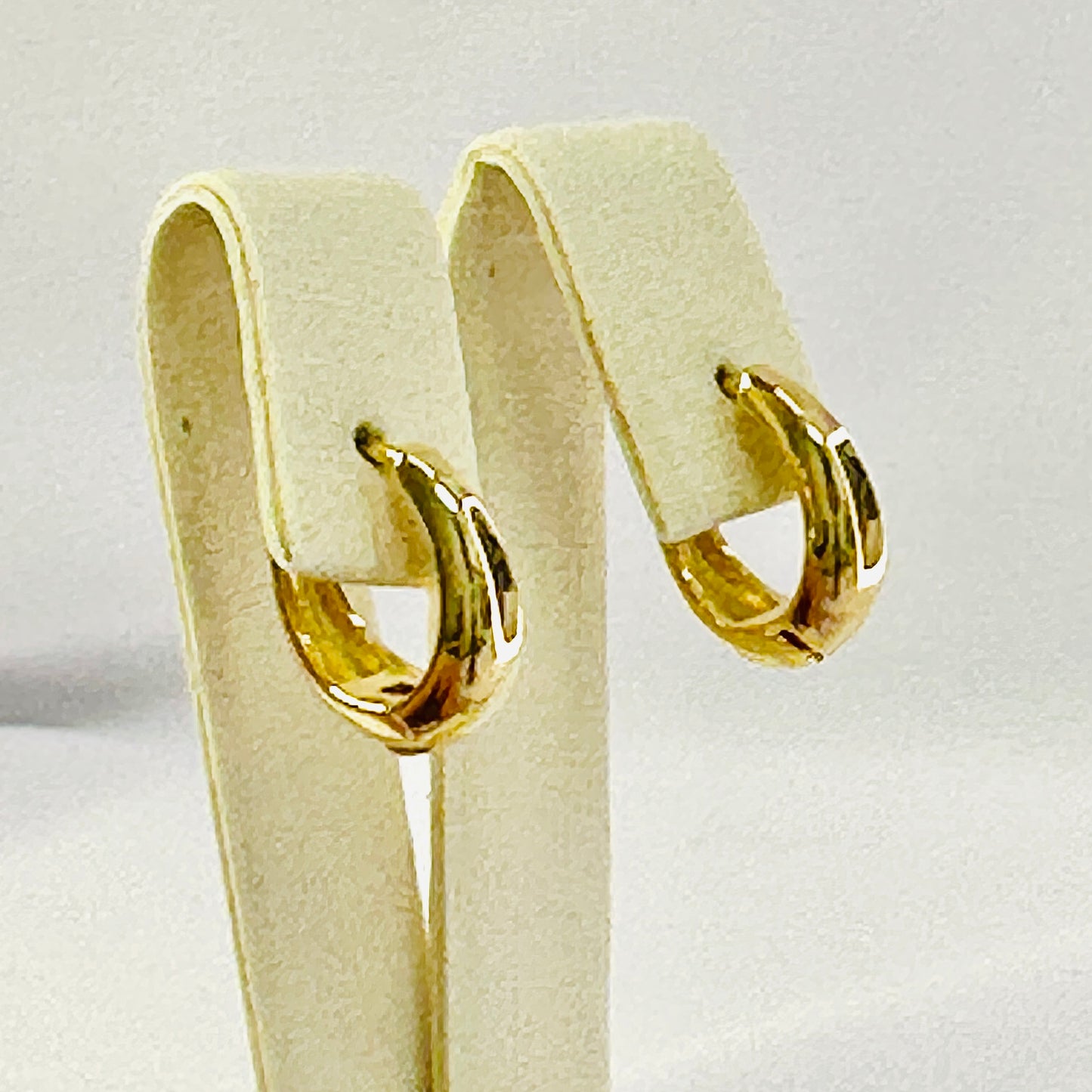 BRINCO CARU PEQ - BANHO DE OURO 18k
