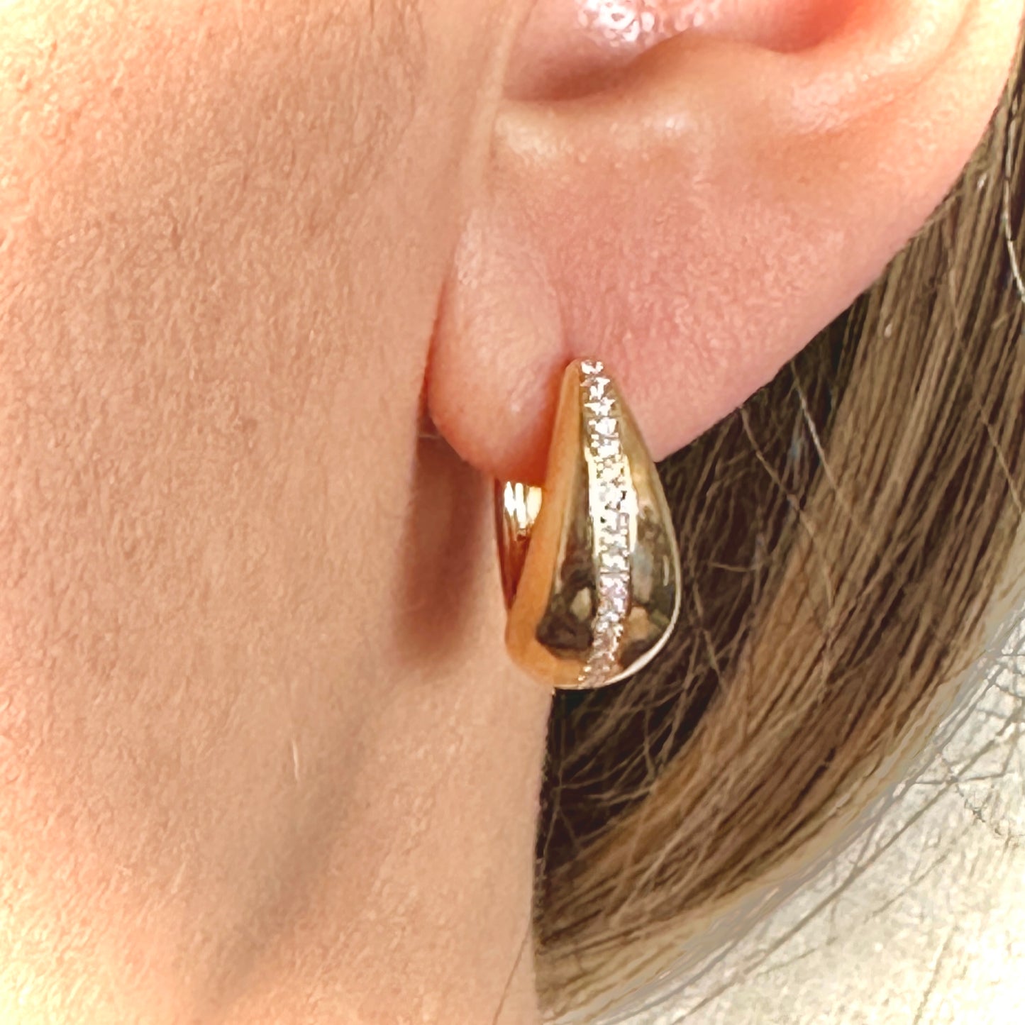 BRINCO LOURDES PEQ - BANHO DE OURO 18k