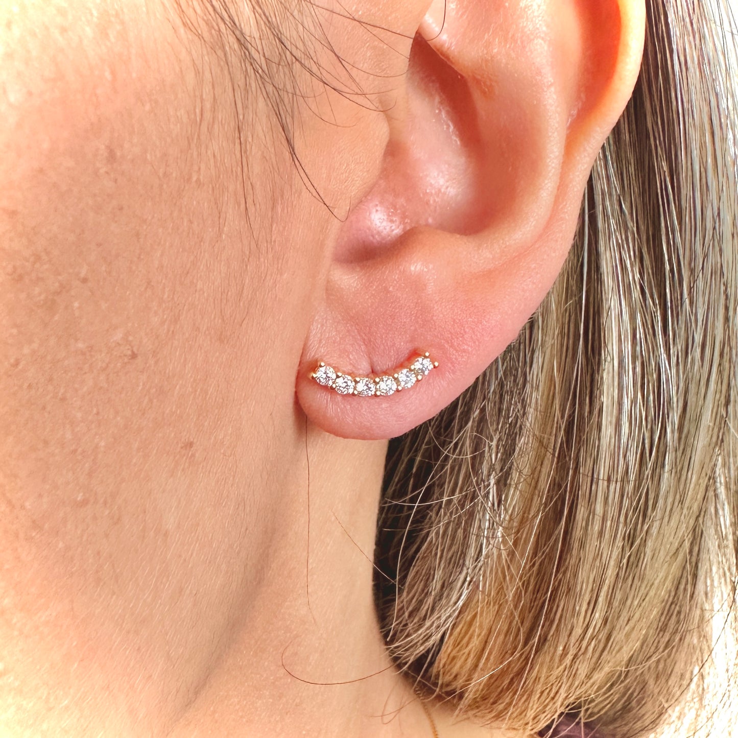 BRINCO DELICATO PEQ - BANHO DE OURO 18k