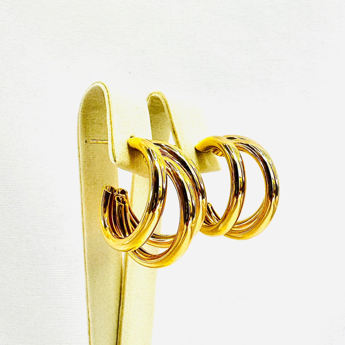 BRINCO VITTORIA GDE - BANHO DE OURO 18k