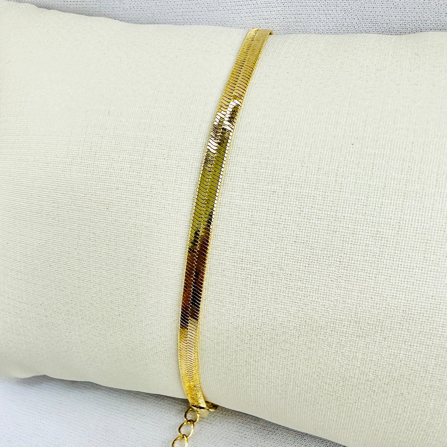 PULSEIRA EUNICE - BANHO DE OURO 18k