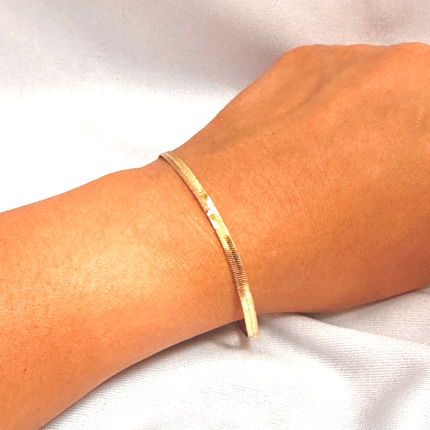 PULSEIRA EUNICE - BANHO DE OURO 18k