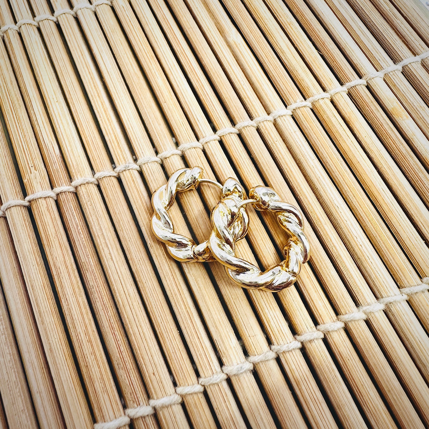 BRINCO BARBARA GDE - BANHO DE OURO 18k