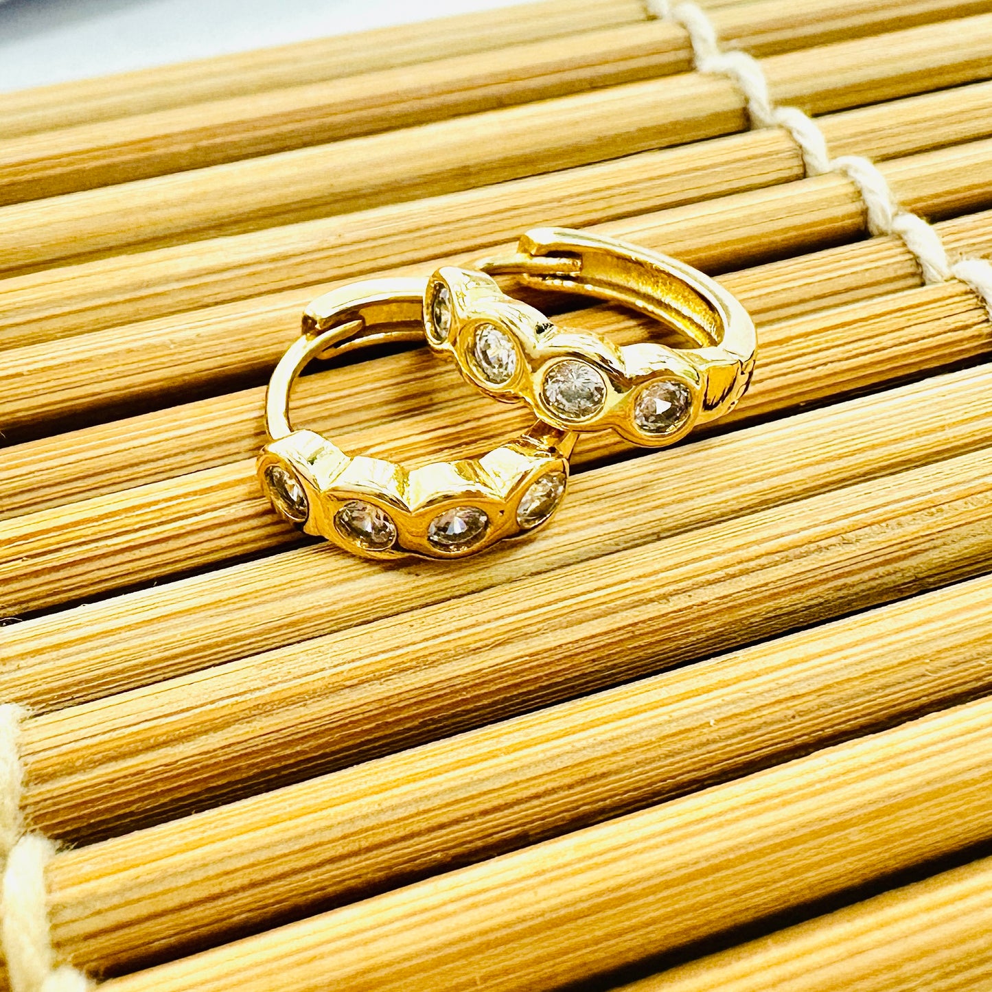 BRINCO ANA PEQ - BANHO DE OURO 18k