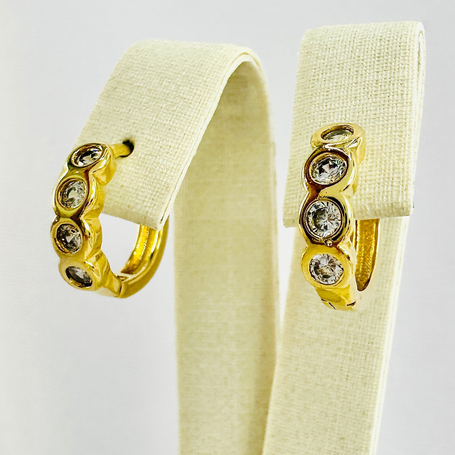 BRINCO ANA PEQ - BANHO DE OURO 18k