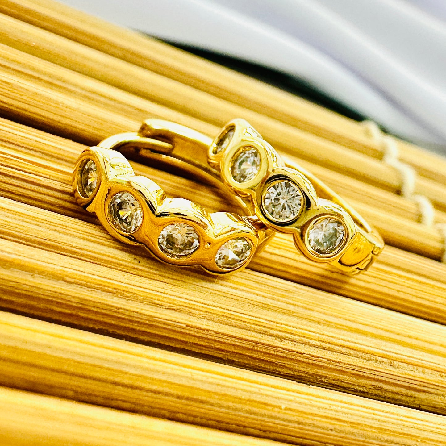 BRINCO ANA PEQ - BANHO DE OURO 18k