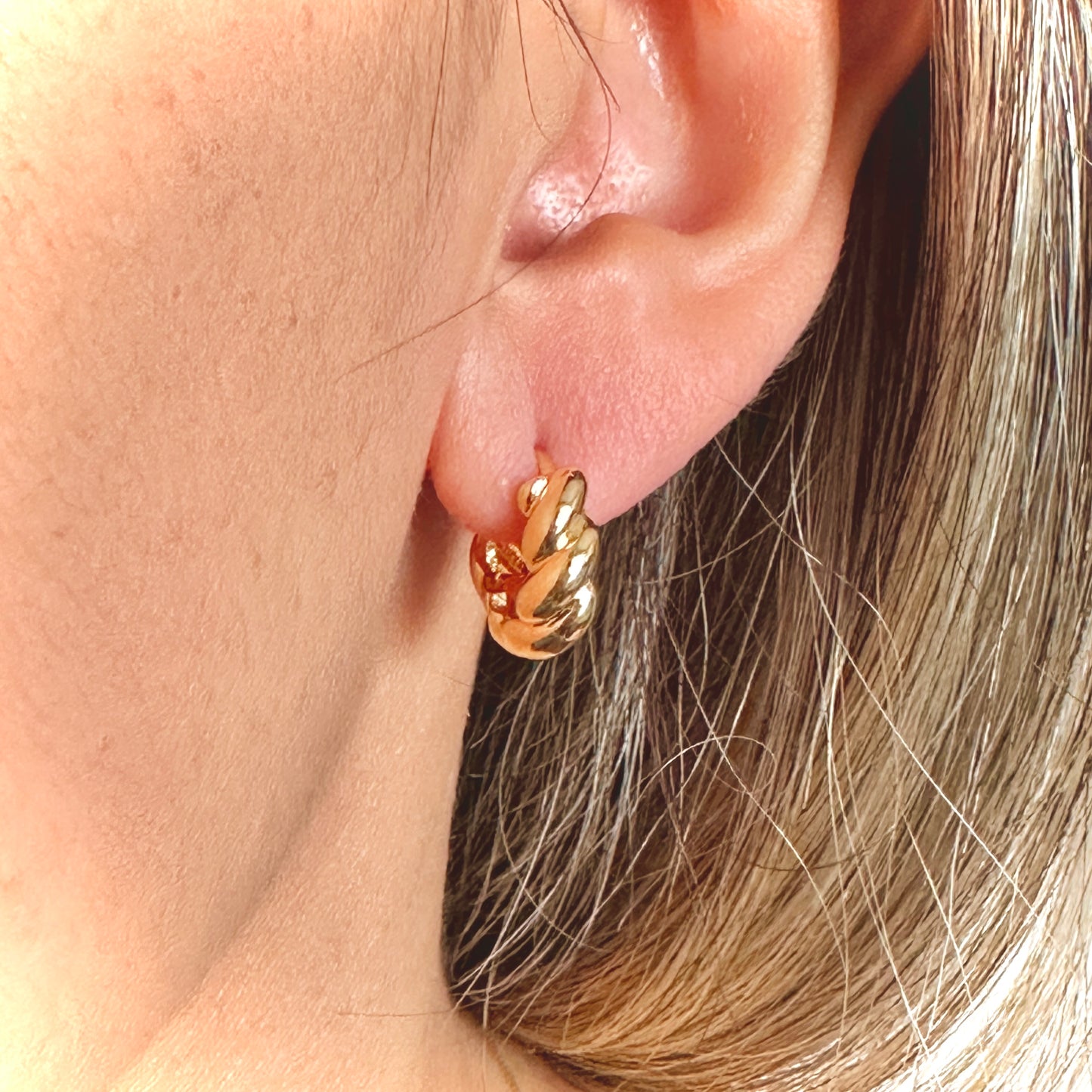 BRINCO LORENA PEQ - BANHO DE OURO 18k