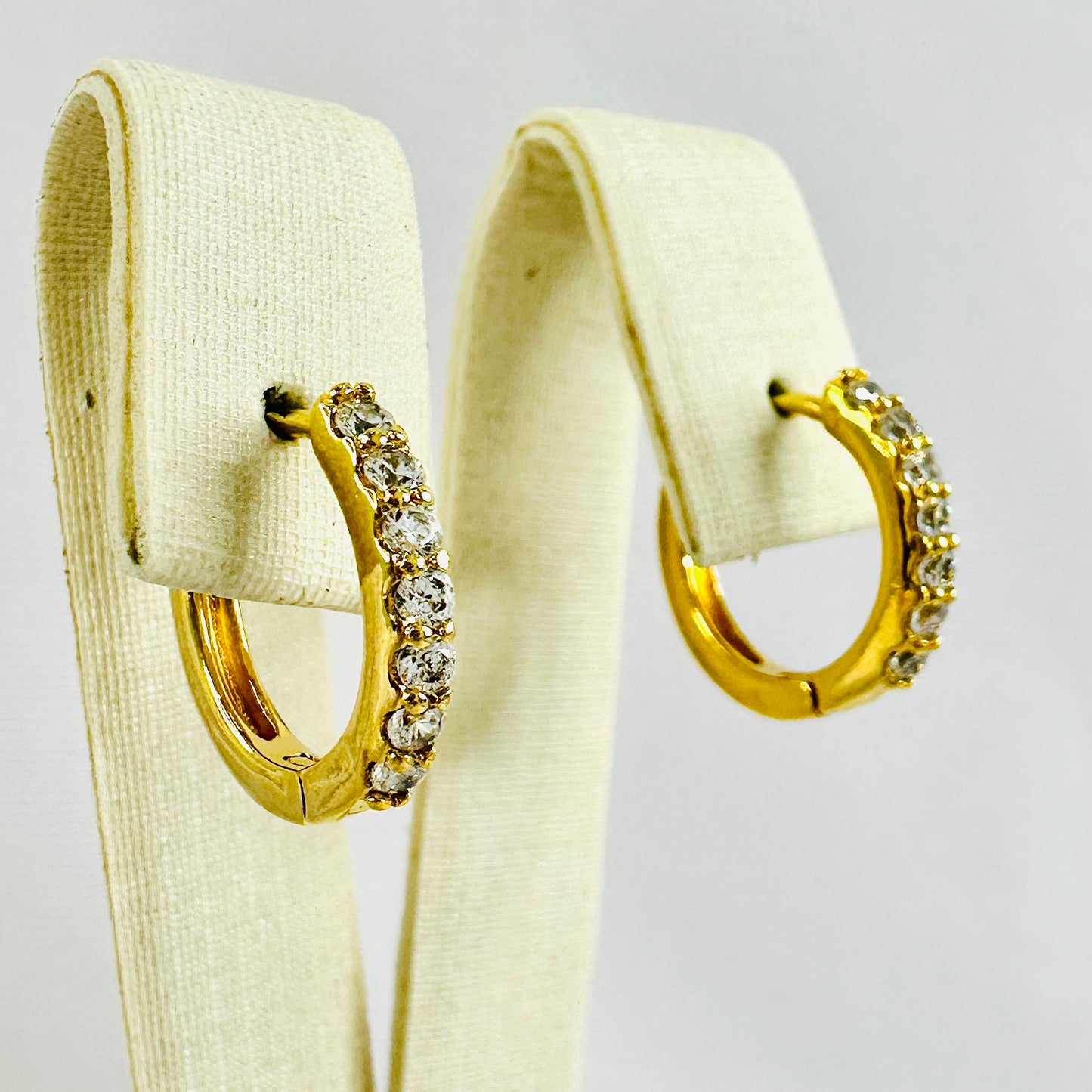 BRINCO ANINHA PEQ - BANHO DE OURO 18k