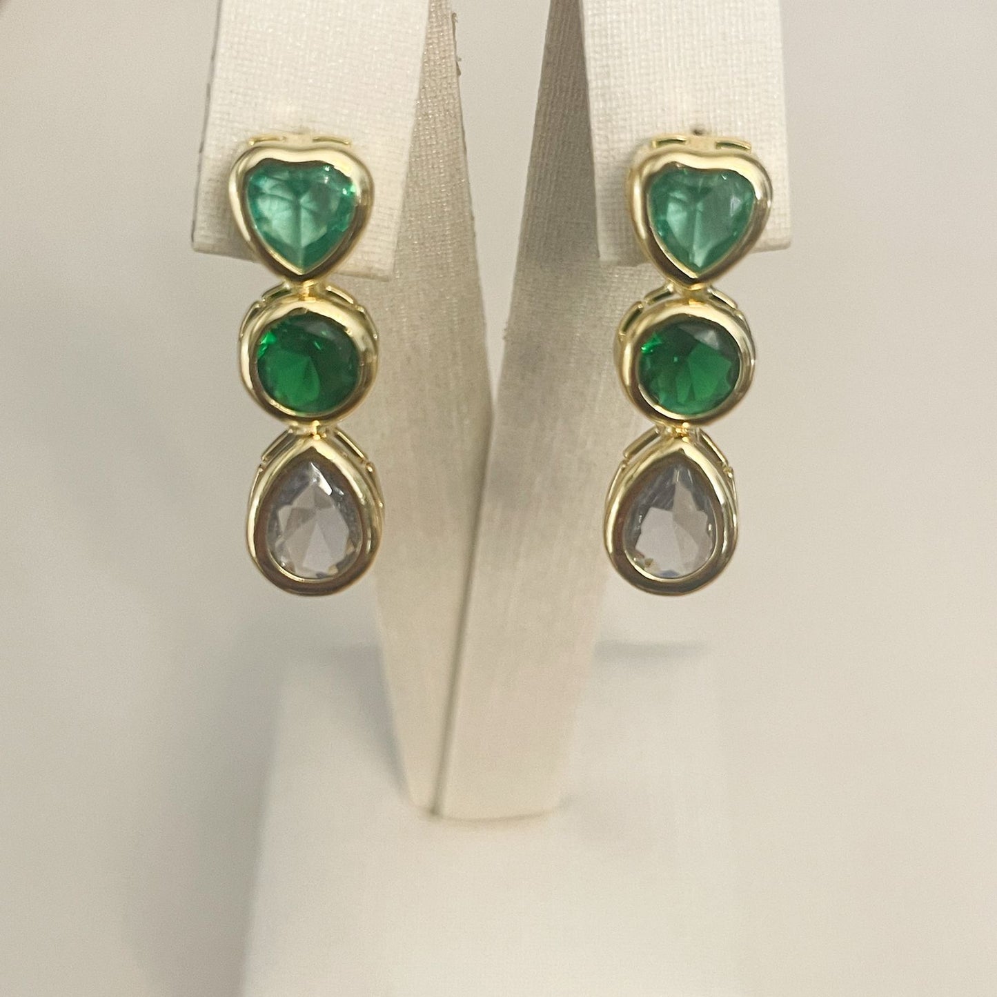 CONJUNTO GREEN STONES - BRINCO E COLAR COM PINGENTE