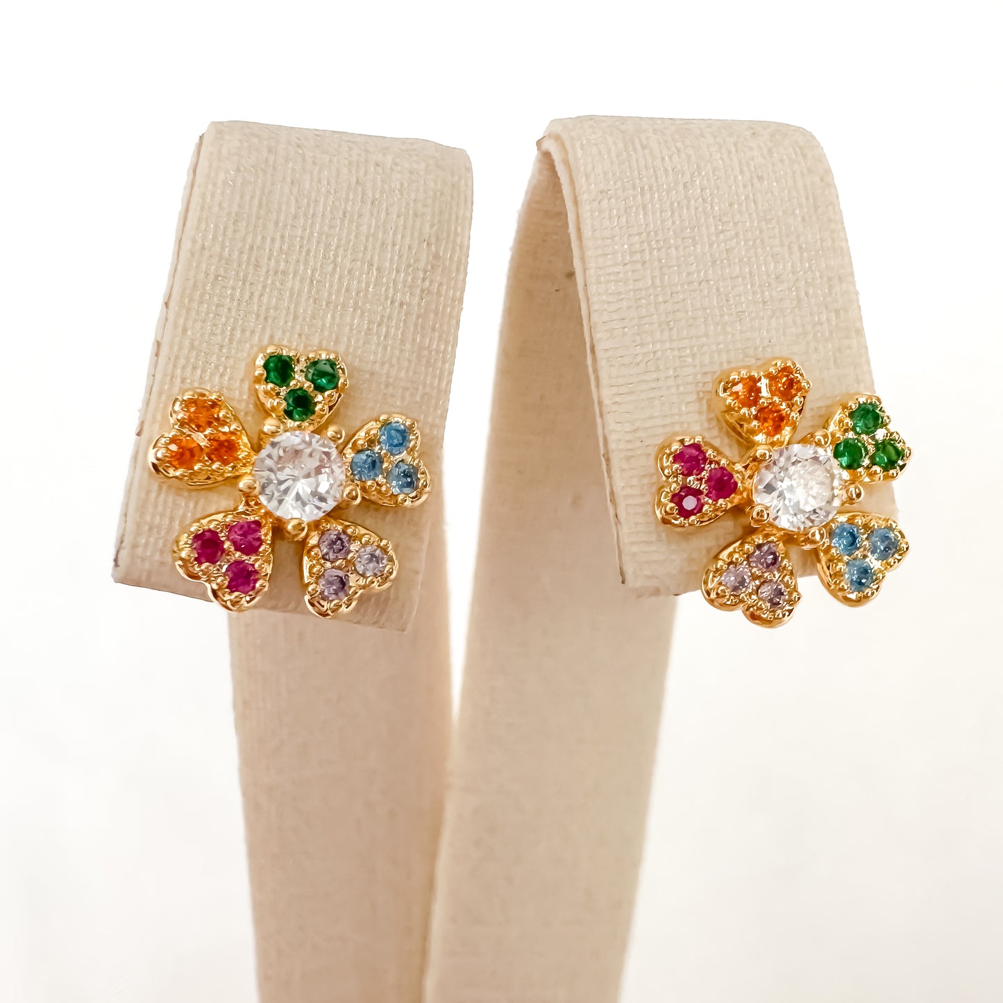 BRINCO FLOR COLORIDA - BANHO DE OURO 18k
