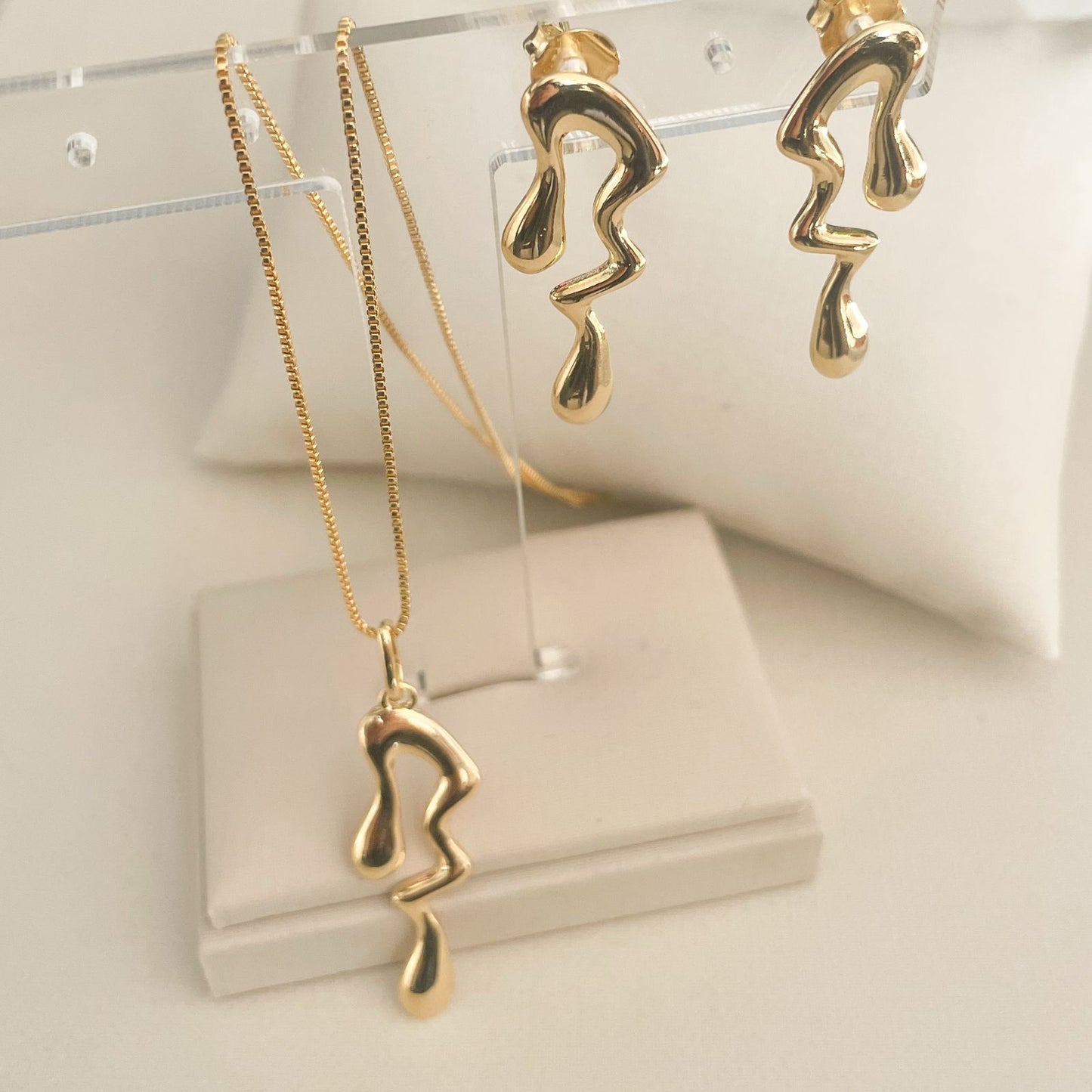 CONJUNTO MELT - BRINCO E COLAR COM PINGENTE
