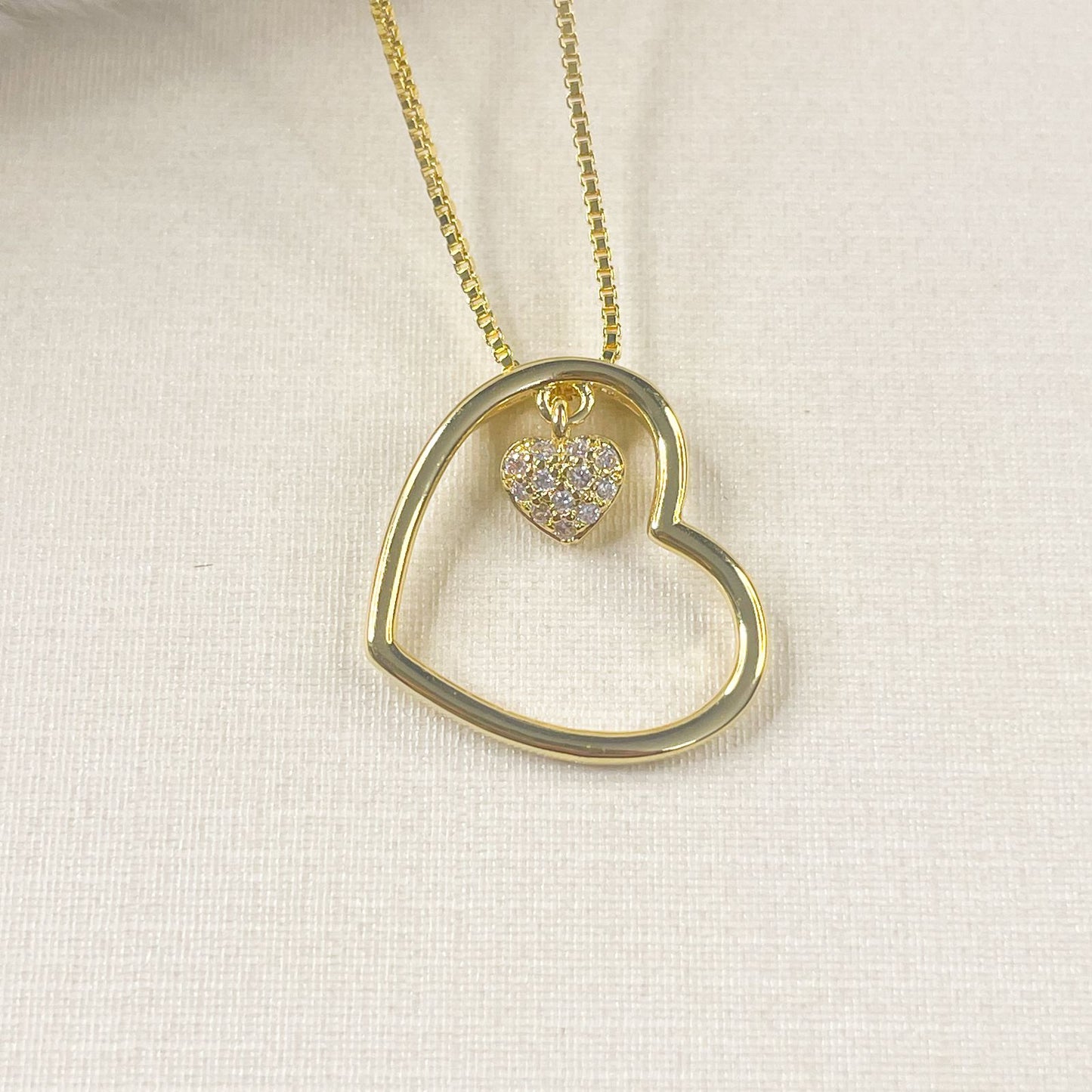 COLAR E PINGENTE CORAÇÃO DUPLO INTERIOR - BANHO DE OURO 18k