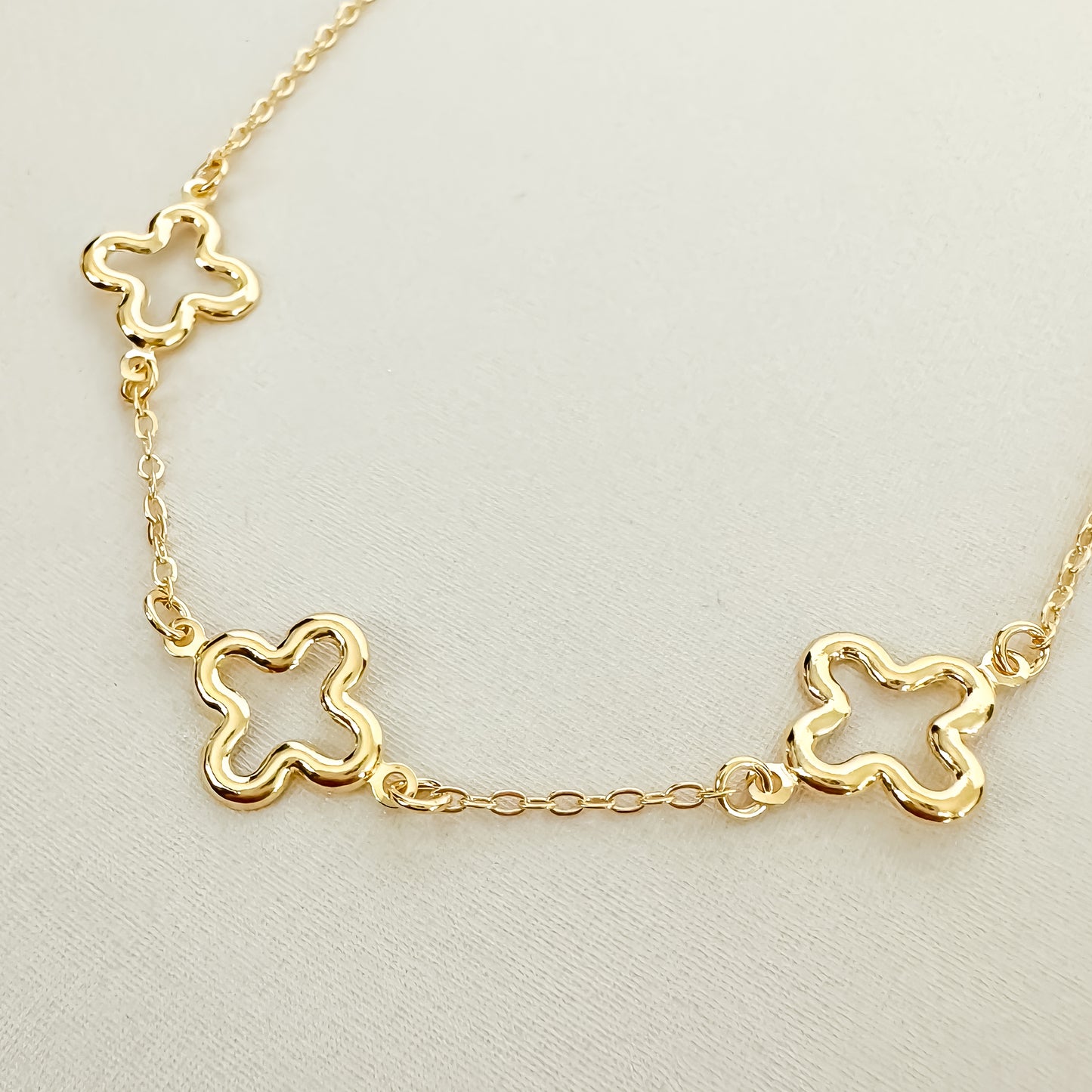 PULSEIRA TRE FIORI - BANHO DE OURO 18k