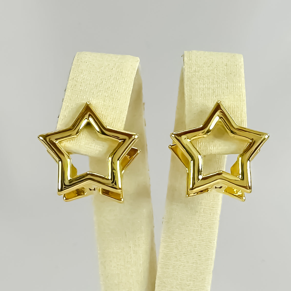 BRINCO STELLA - BANHO DE OURO 18k