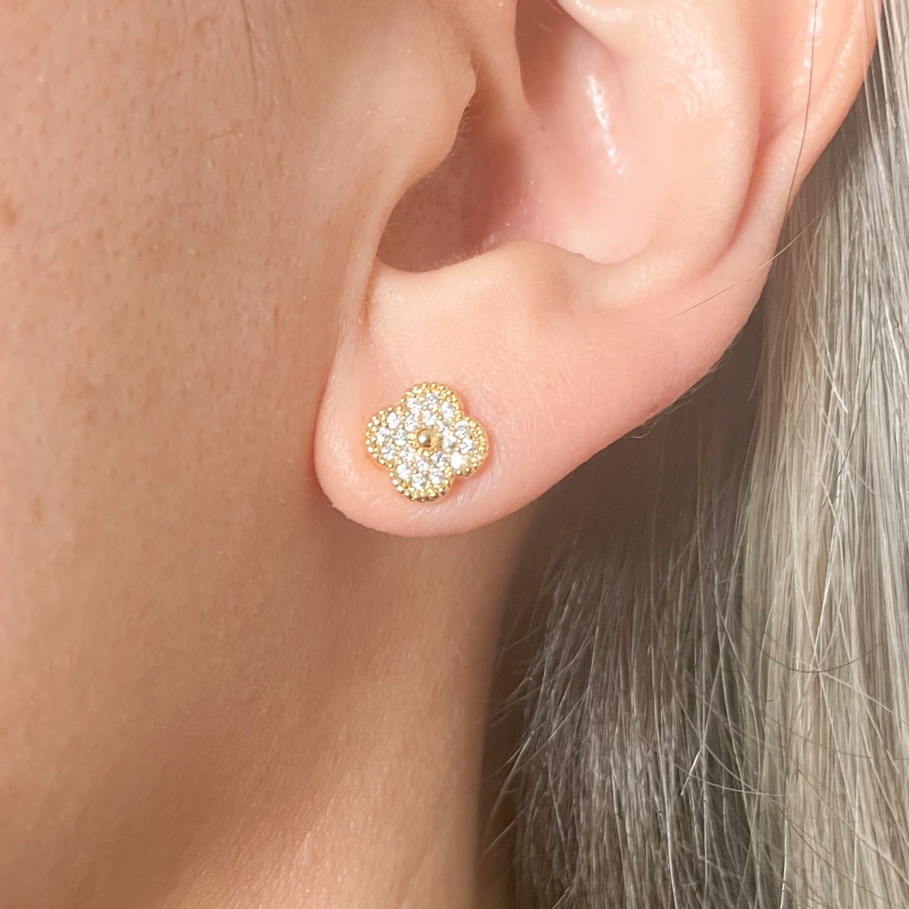 BRINCO TREVO - BANHO DE OURO 18k