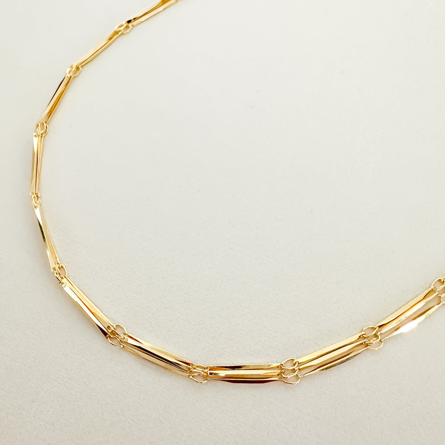 COLAR TRIPLO ESTÁGIOS  35 cm - BANHO DE OURO 18k