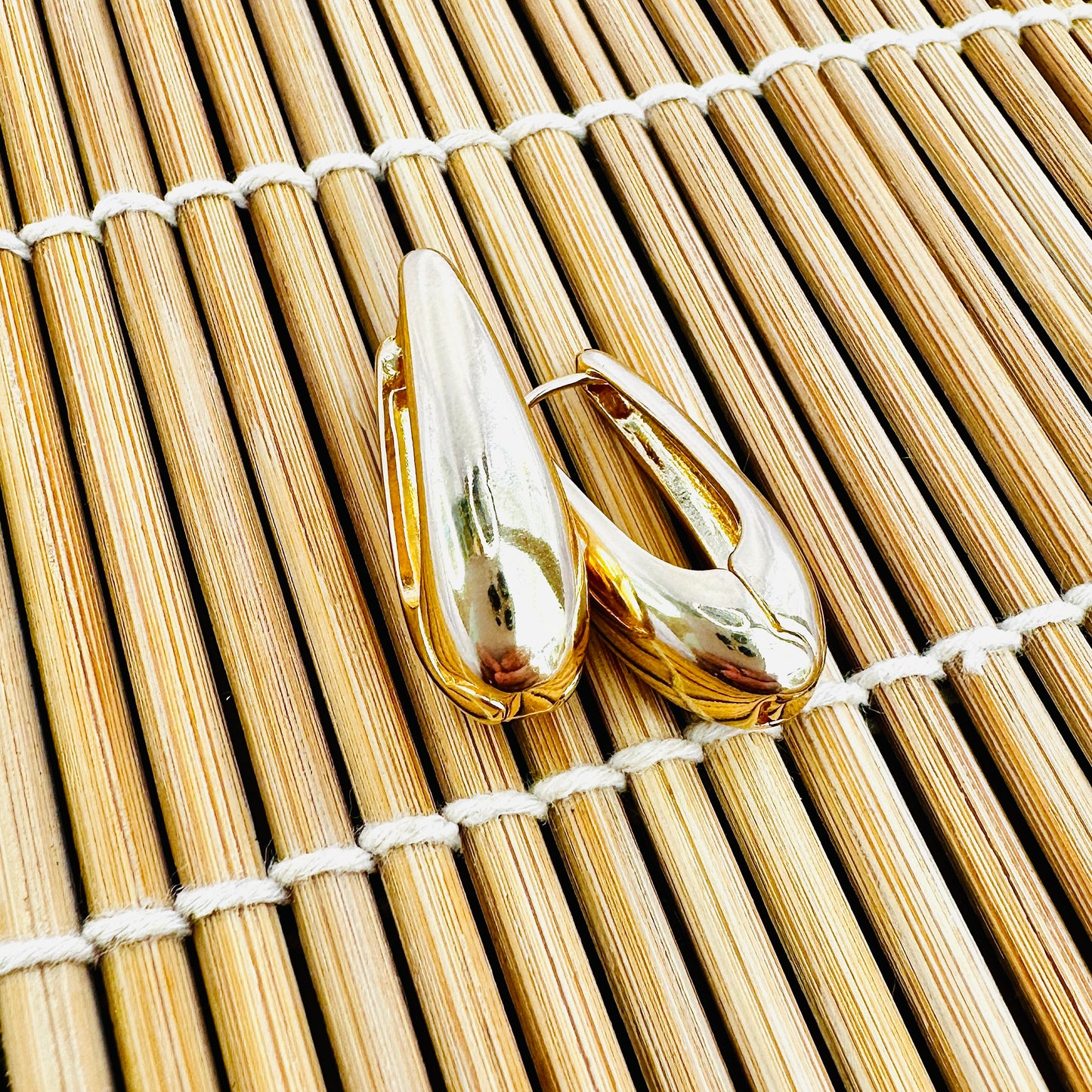 BRINCO TATIANA GDE - BANHO DE OURO 18k