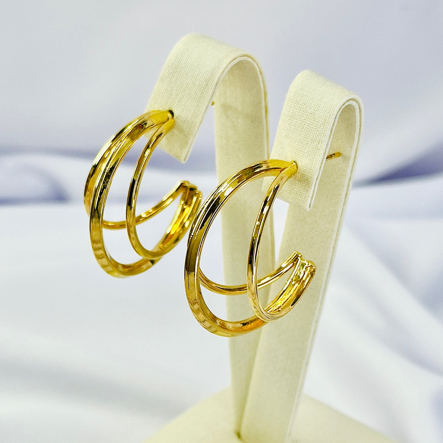 BRINCO ROBERTA GDE - BANHO DE OURO 18k