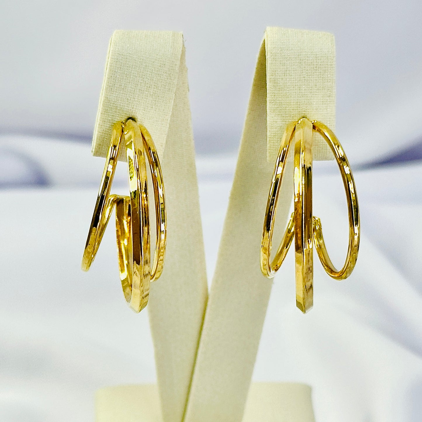 BRINCO ROBERTA GDE - BANHO DE OURO 18k