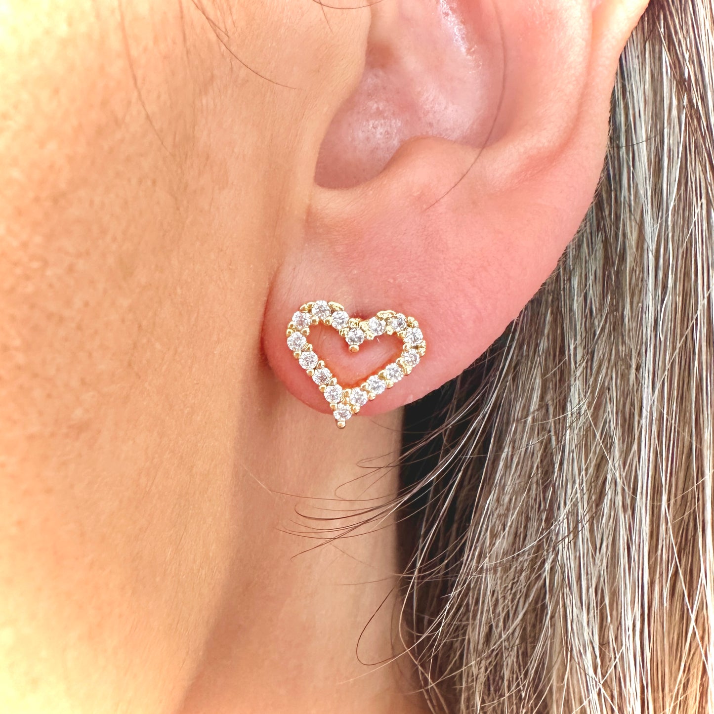 BRINCO SOPHIA PEQ - BANHO DE OURO 18k