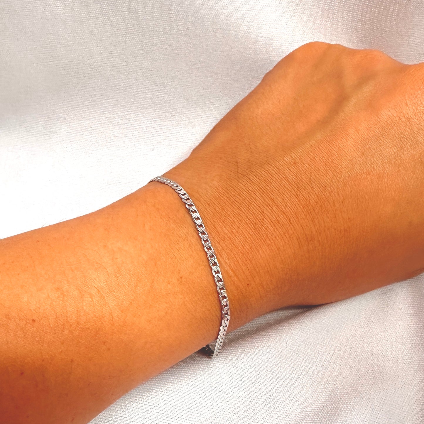 PULSEIRA GABRIELA  - BANHO DE RÓDIO BRANCO