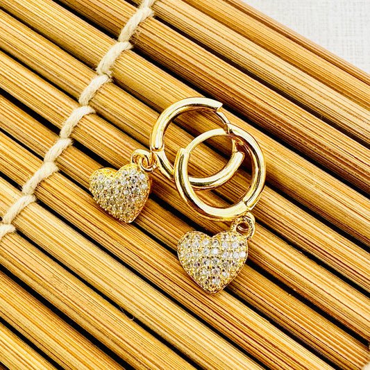 BRINCO LOVE PEQ - MICRO ZIRCÔNIA - BANHO DE OURO 18k