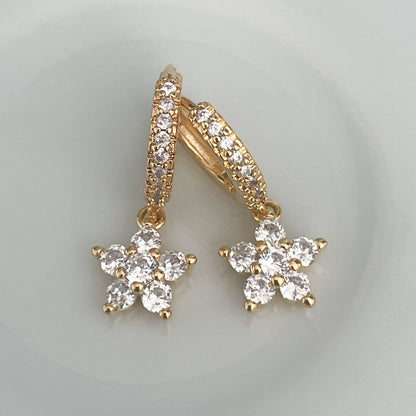 BRINCO DALIA PEQ - BANHO DE OURO 18k