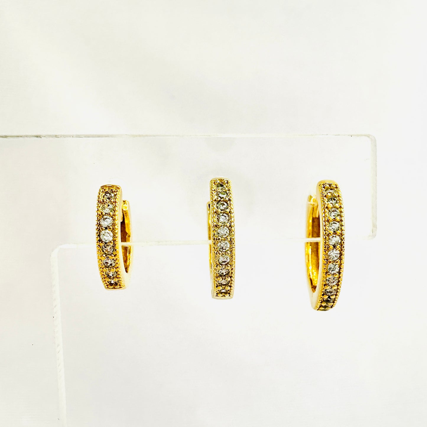 BRINCO ROMANCE PEQ - TRIO - BANHO DE OURO 18k