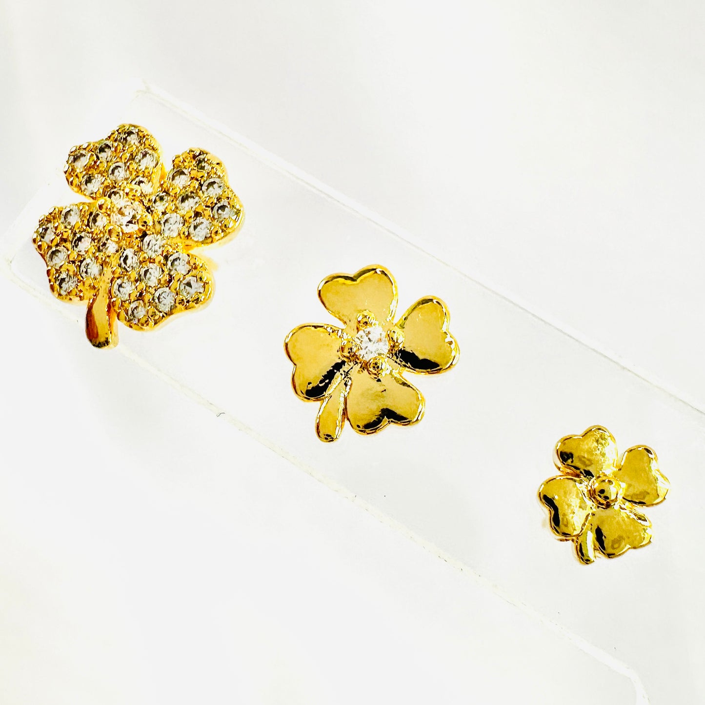BRINCO TRIO T PEQ - BANHO DE OURO 18k