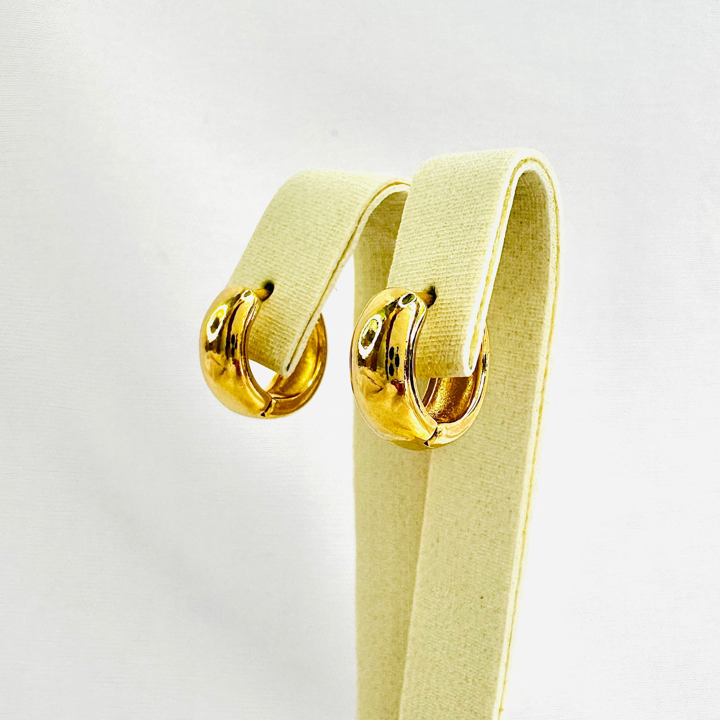 BRINCO CAROLINA PEQ - BANHO DE OURO 18k