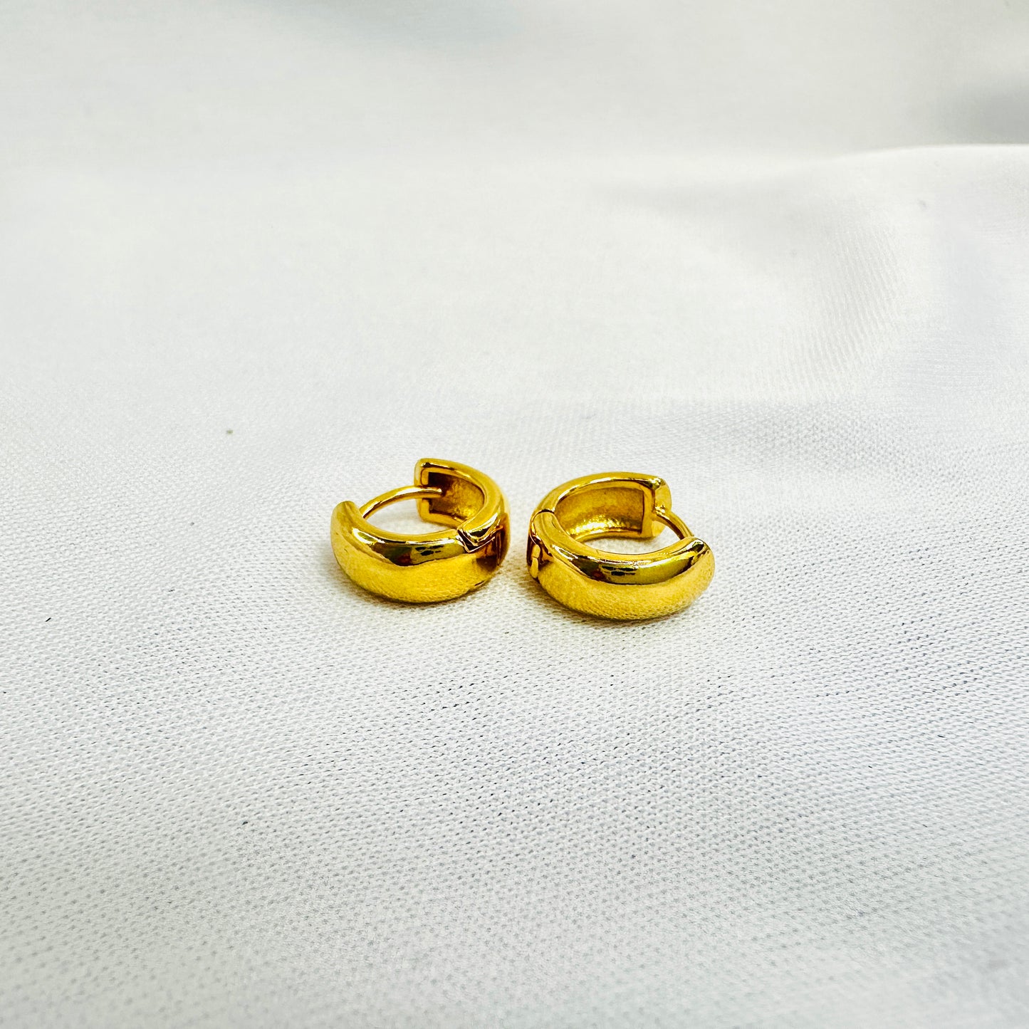 BRINCO CAROLINA PEQ - BANHO DE OURO 18k