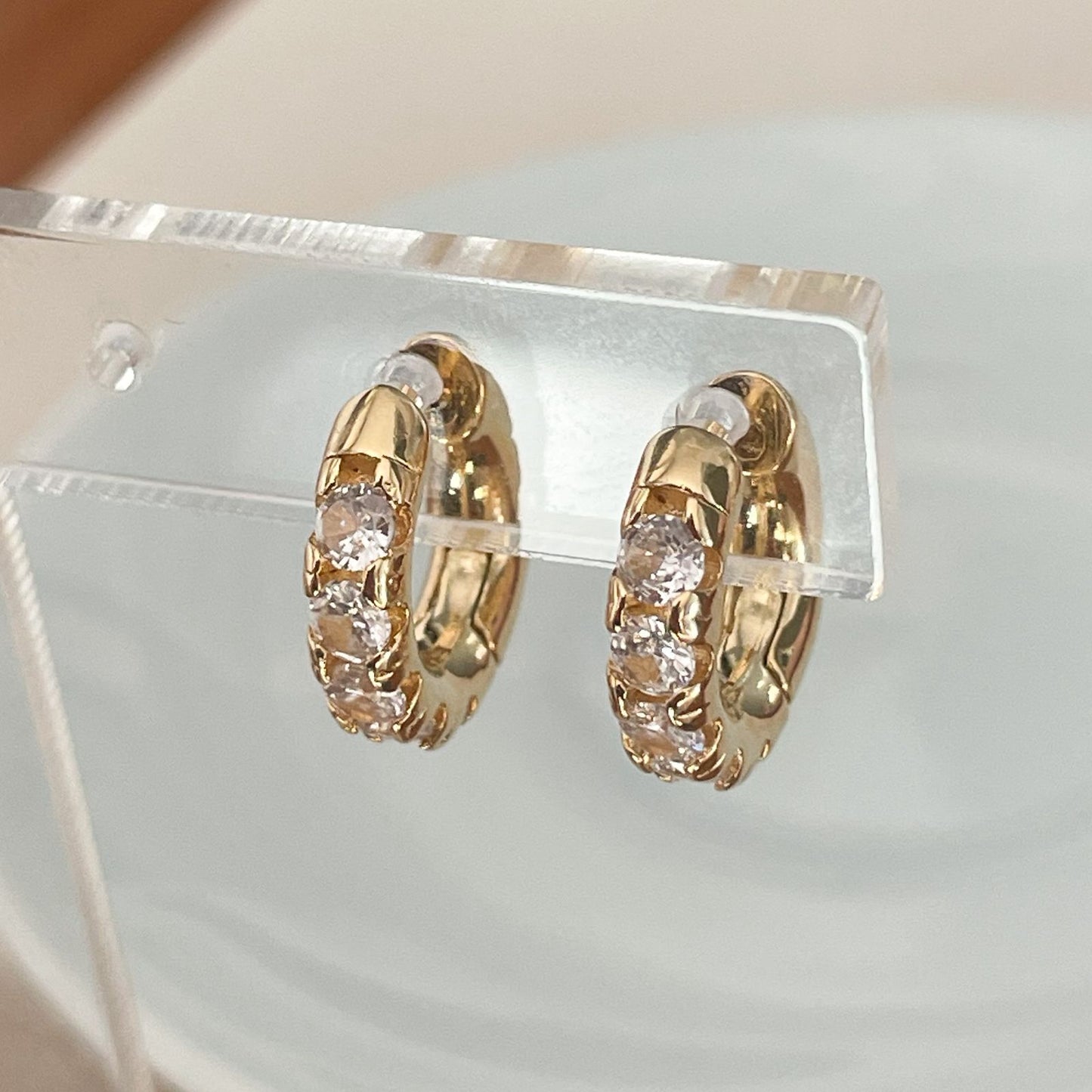 BRINCO LELE PEQ - BANHO DE OURO 18k