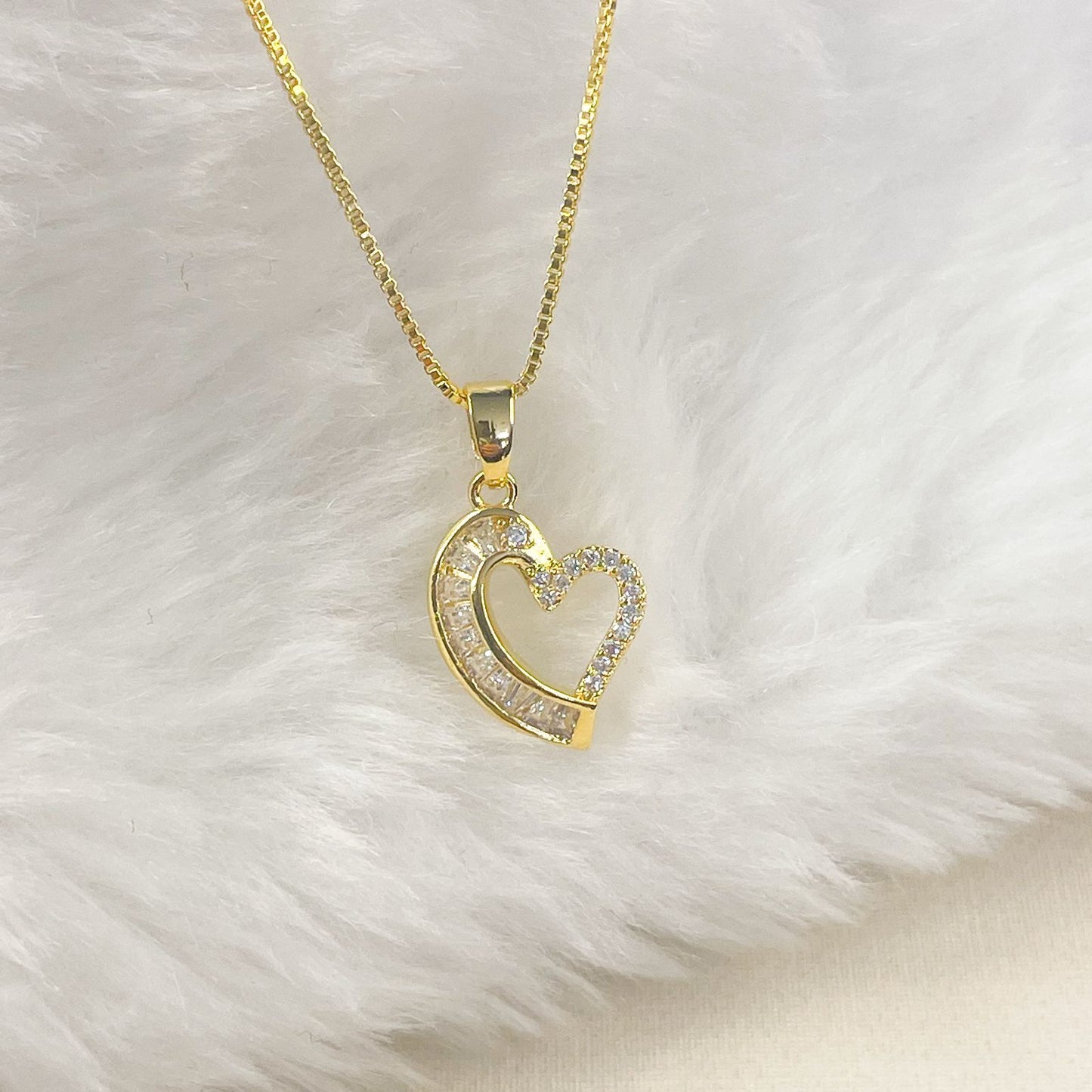 COLAR E PINGENTE CORAÇÃO ZIRCONIA  - BANHO DE OURO 18K