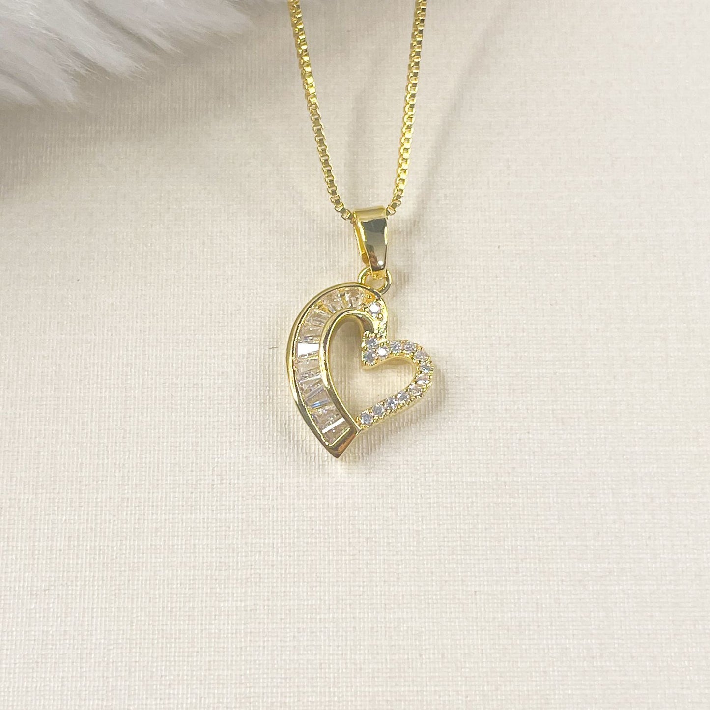 COLAR E PINGENTE CORAÇÃO ZIRCONIA  - BANHO DE OURO 18K
