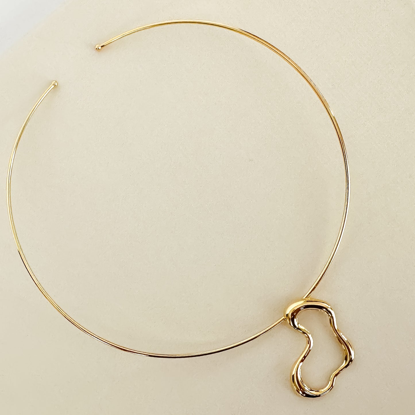 GARGANTILHA ANATÔMICA SOUL  - BANHO DE OURO 18k