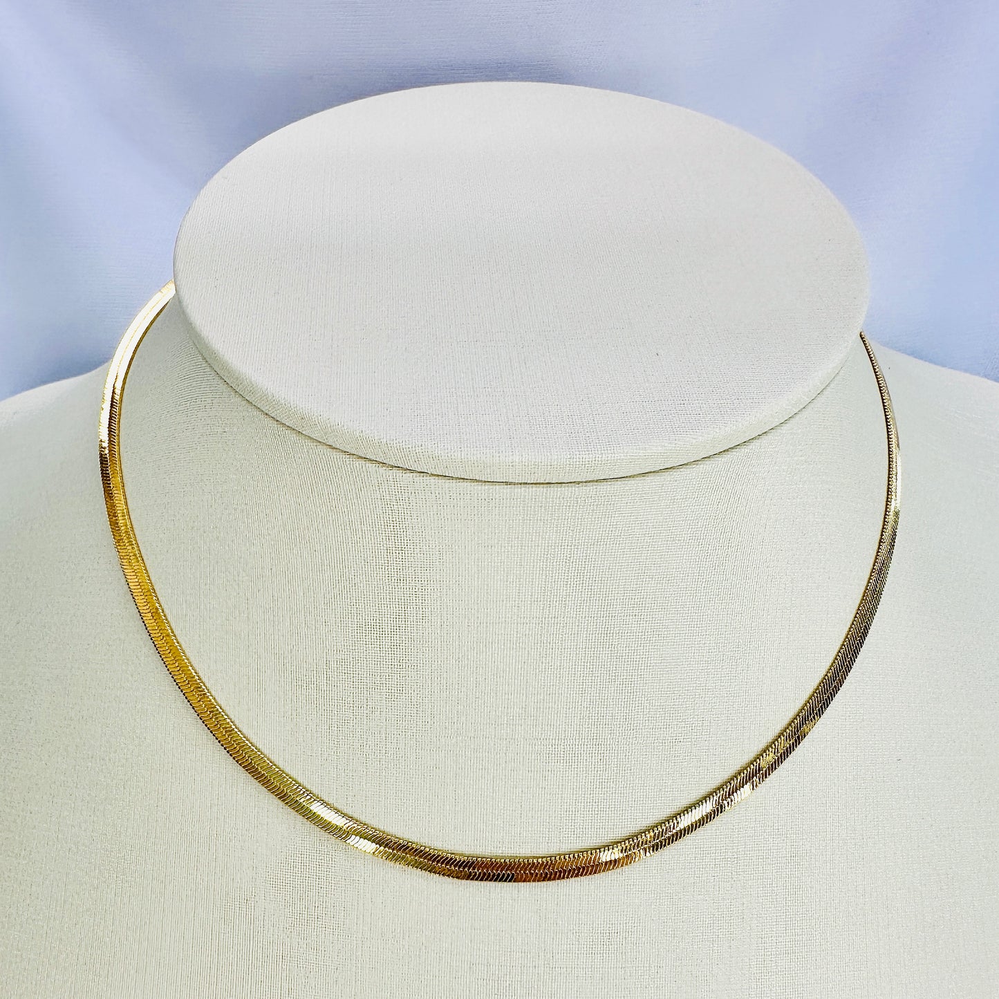 CHOKER LUAR 35 CM - BANHO DE OURO 18k