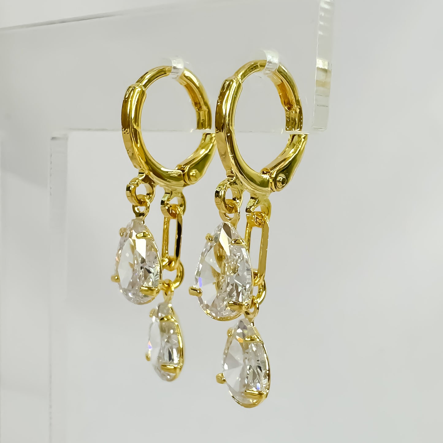 BRINCO DROPS  - BANHO DE OURO 18k