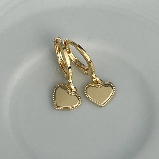 BRINCO HEART CLIQUE - BANHO DE OURO 18k