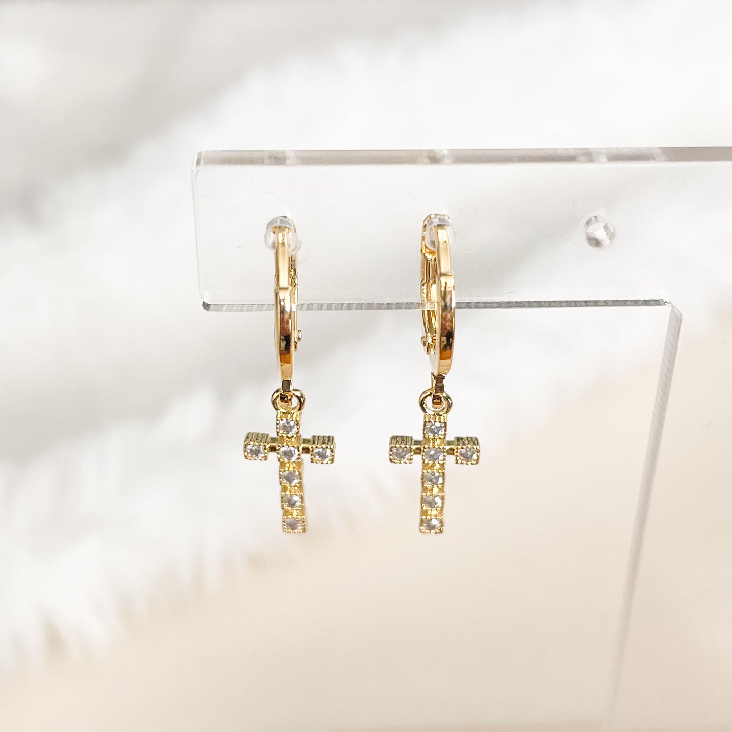 BRINCO CRUZ  - BANHO DE OURO 18k
