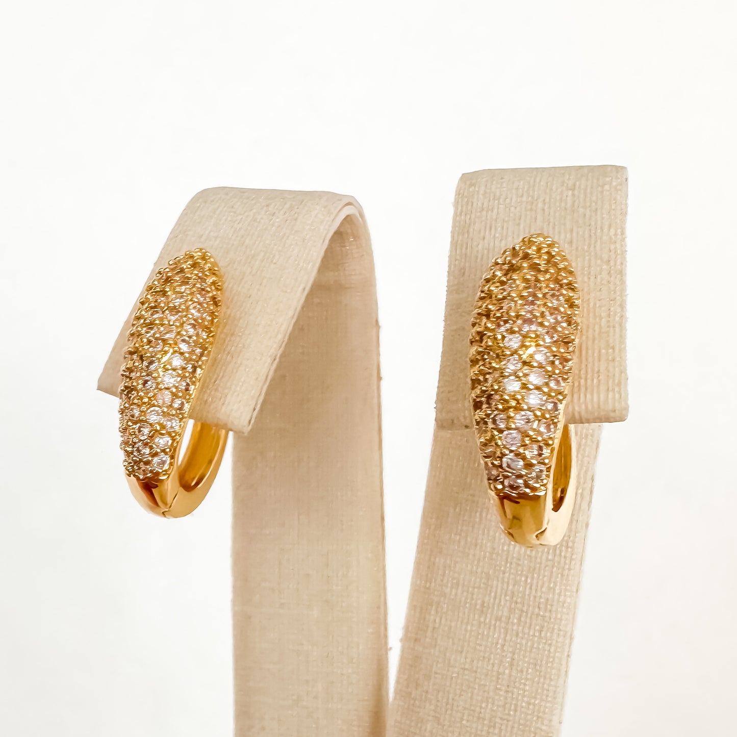 BRINCO CHOSEN  - BANHO DE OURO 18k