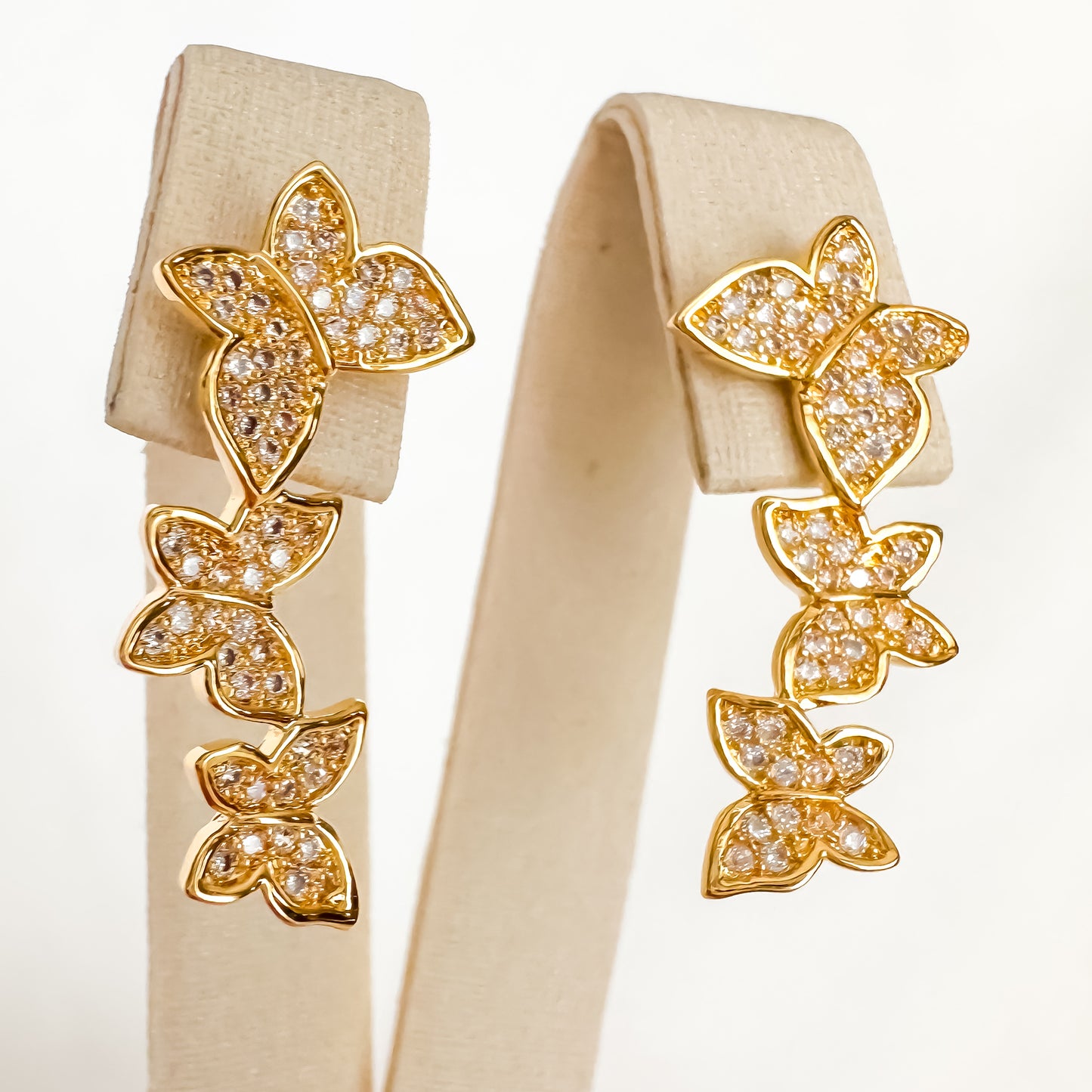 BRINCO FARFALLA  - BANHO DE OURO 18k