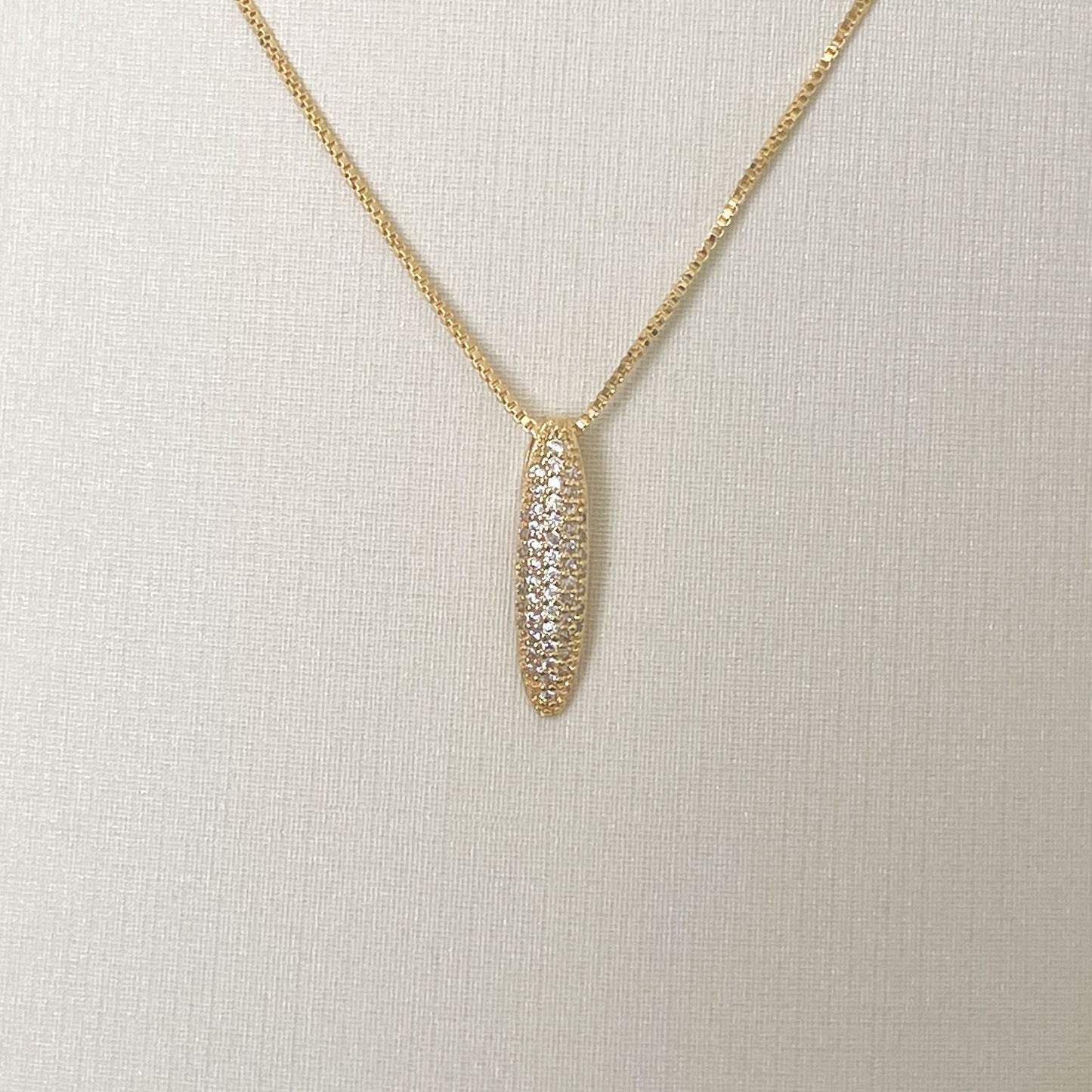 COLAR E PINGENTE CHOSEN  - BANHO DE OURO 18k