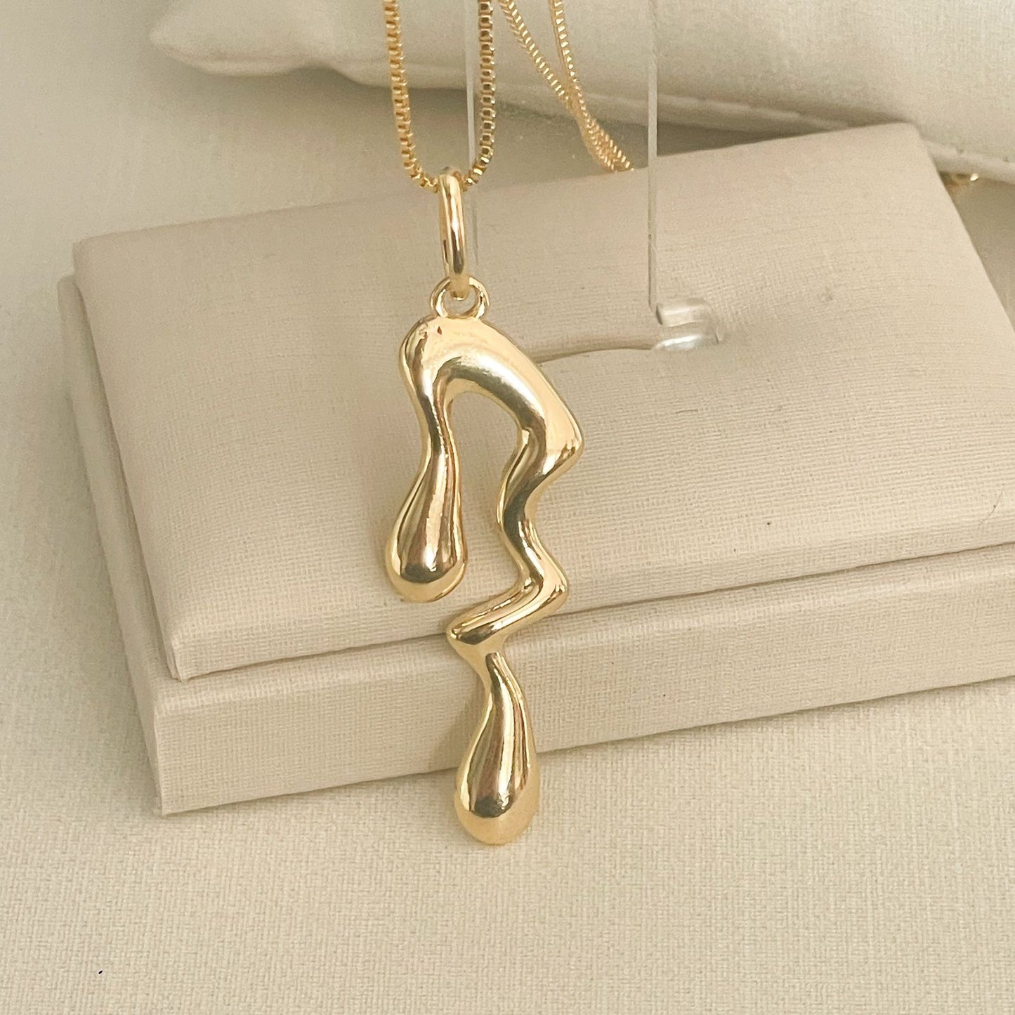 COLAR E PINGENTE MELT  - BANHO DE OURO 18k