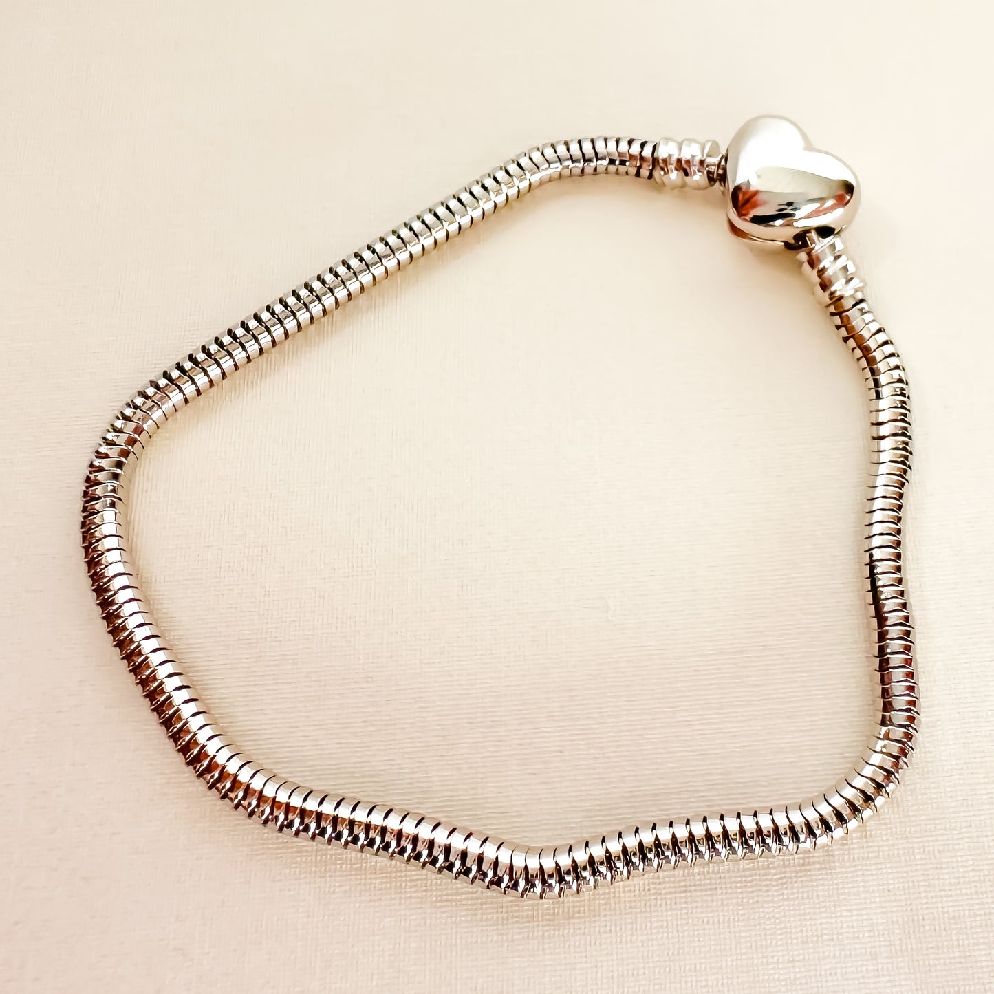 PULSEIRA BERLOQUE FECHO CORAÇÃO  - BANHO DE RÓDIO BRANCO
