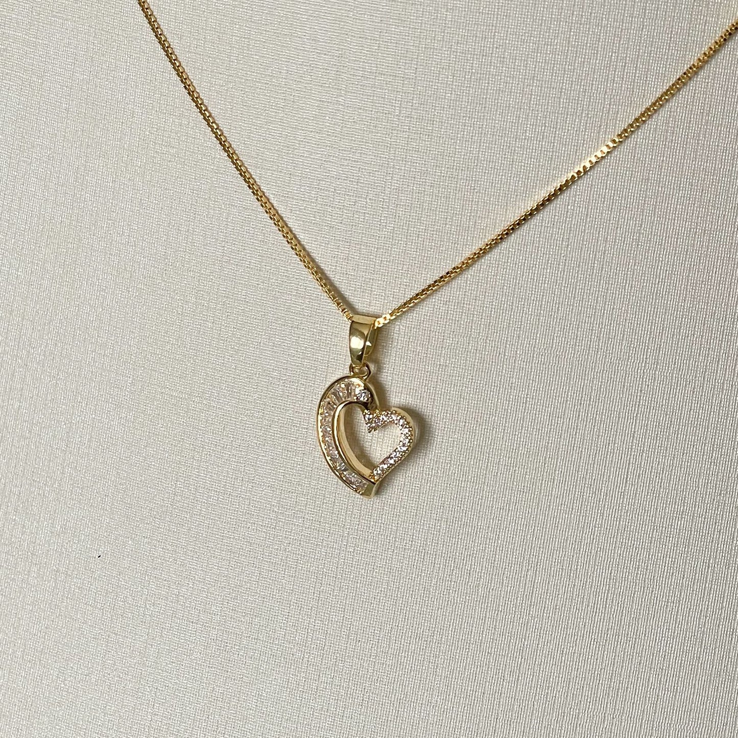 COLAR E PINGENTE CORAÇÃO ZIRCONIA  - BANHO DE OURO 18K