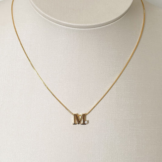 COLAR E PINGENTE LETRA  - BANHO DE OURO 18k