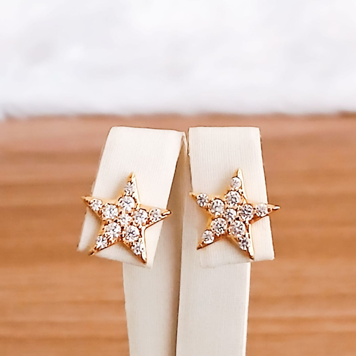 BRINCO STAR PEQ - BANHO DE OURO 18k